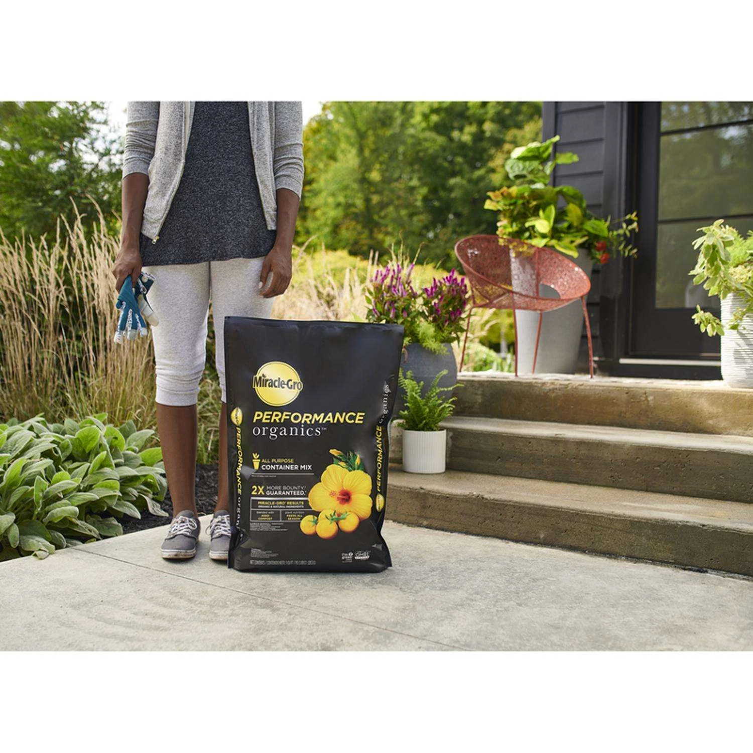 Miracle-Gro Performance Organics Organic All Purpose Potting Mix 1 Cu Ft 9 Miracle-Gro Performance Organics Organic All Purpose Potting Mix 1 Cu Ft - Image 7