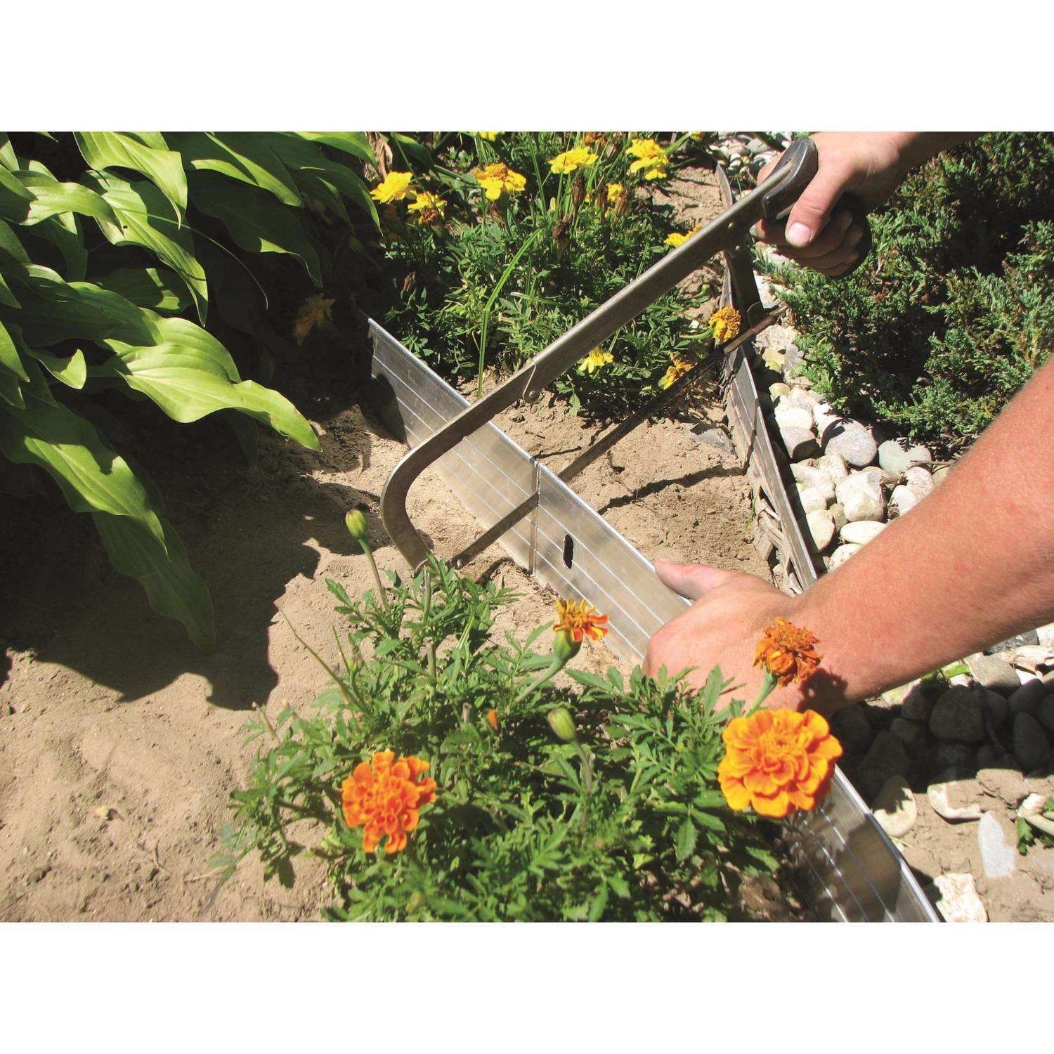 EasyFlex 24 Ft. L X 4 In. H Aluminum White Landscape Edging Kit 6 EasyFlex 24 Ft. L X 4 In. H Aluminum White Landscape Edging Kit - Image 4